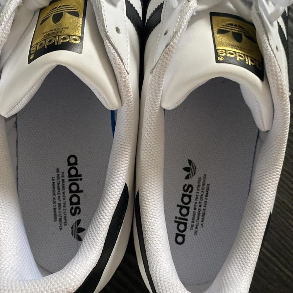 NWOB🍍ADIDAS SUPERSTAR 🍍SHELL TOP🍍SIZE 19🍍